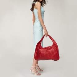 Pre Owned Bottega Veneta Red Intrecciato Leather Maxi Veneta Hobo 