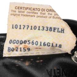 مملوكة مسبقًا Bottega Veneta Beige/Black Leather and Signature Embossed Suede Shoulder Bag