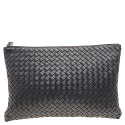 مملوكة مسبقًا حقيبة كلتش بوتيغا فينيتا جلد انترشياتو أسود