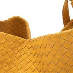 مملوكة مسبقًا Bottega Veneta Yellow Intrecciato Woven Leather Seamless Garda Tote
