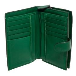 Pre Owned محفظة كونتينتال بوتيغا فينيتا جلد إنترشييتو أخضر