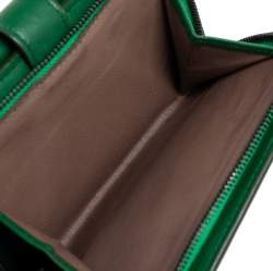 Pre Owned محفظة كونتينتال بوتيغا فينيتا جلد إنترشييتو أخضر