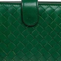 Pre Owned محفظة كونتينتال بوتيغا فينيتا جلد إنترشييتو أخضر