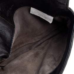 مملوكة مسبقًا حقيبة كلتش بوتيغا فينيتا جلد سحلية إنترشياتو رصاصي داكن بقفل 