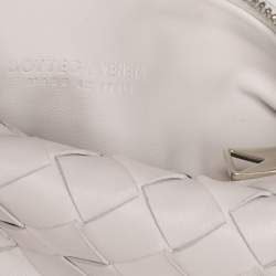 مملوكة مسبقًا Bottega Veneta White Intrecciato Leather Mini BV Jodie Bag
