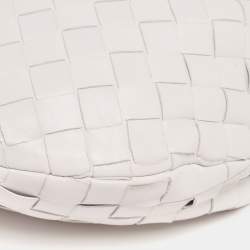 مملوكة مسبقًا Bottega Veneta White Intrecciato Leather Mini BV Jodie Bag