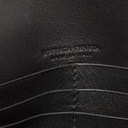 مملوكة مسبقًا Bottega Veneta Black Leather Embellished Flap Wallet On Chain