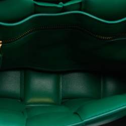 مملوكة مسبقًا حقيبة كتف بوتيغا فينيتا كاسيت جلد أخضر محشوة بقلاب