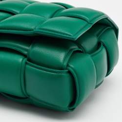 مملوكة مسبقًا حقيبة كتف بوتيغا فينيتا كاسيت جلد أخضر محشوة بقلاب