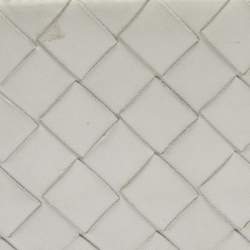 Pre Owned محفظة عملات معدنية بوتيغا فينيتا جلد إنترشياتو أوف وايت بسحاب 