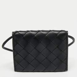 مملوكة مسبقًا Bottega Veneta Black Intrecciato Leather Wallet On Strap