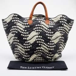 مملوكة مسبقًا Bottega Veneta Monochrome Intrecciato Leather Basket Tote
