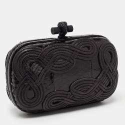 مملوكة مسبقًا Bottega Veneta Black Python Embroidered Thread Knot Clutch