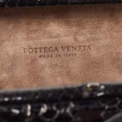 مملوكة مسبقًا Bottega Veneta Black Python Embroidered Thread Knot Clutch