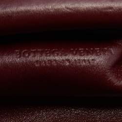 مملوكة مسبقًا Bottega Veneta Burgundy Leather Mini The Pouch Bag
