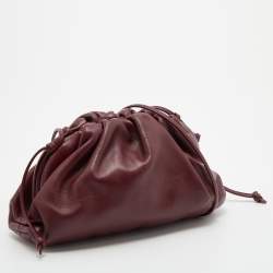 مملوكة مسبقًا Bottega Veneta Burgundy Leather Mini The Pouch Bag