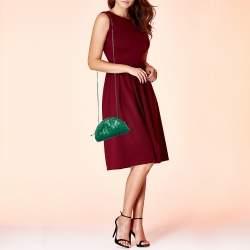 مملوكة مسبقًا Bottega Veneta Green Leather Mini The Pouch Bag