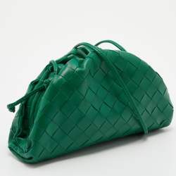 مملوكة مسبقًا Bottega Veneta Green Leather Mini The Pouch Bag