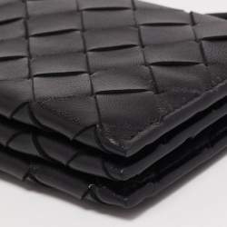 مملوكة مسبقًا Bottega Veneta Black Intrecciato Leather Wallet On Strap