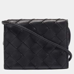 مملوكة مسبقًا Bottega Veneta Black Intrecciato Leather Wallet On Strap