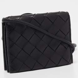 مملوكة مسبقًا Bottega Veneta Black Intrecciato Leather Wallet On Strap