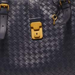 مملوكة مسبقًا Bottega Veneta Navy Blue Intrecciato Leather Medium Roma Tote