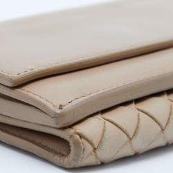 Pre Owned Bottega Veneta Beige Intrecciato Leather Trifold Wallet