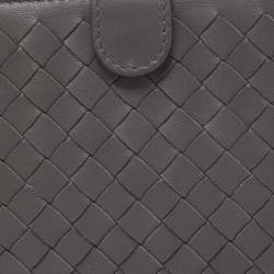 مملوكة مسبقًا Bottega Veneta Grey Intrecciato Leather Bifold Wallet