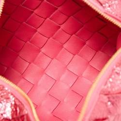 مملوكة مسبقًا Bottega Veneta Red Intrecciato Foil Leather Mini Loop Camera Crossbody Bag