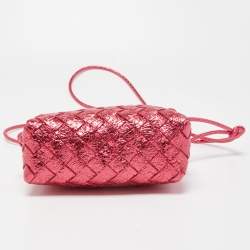 مملوكة مسبقًا Bottega Veneta Red Intrecciato Foil Leather Mini Loop Camera Crossbody Bag