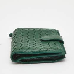 مملوكة مسبقًا Bottega Veneta Green Intrecciato Leather French Compact Wallet