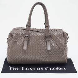 مملوكة مسبقًا Bottega Veneta Grey Intrecciato Leather Boston Zip Bag