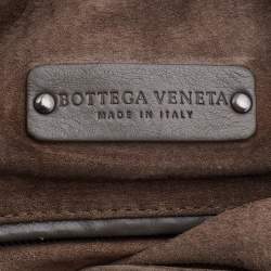 مملوكة مسبقًا Bottega Veneta Grey Intrecciato Leather Boston Zip Bag