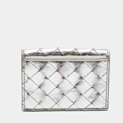 مملوكة مسبقًا Bottega Veneta Silver Intrecciato Leather Flap Card Case
