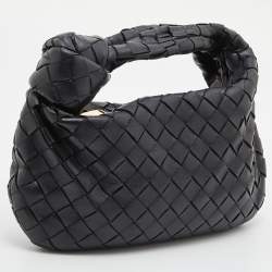 مملوكة مسبقًا Bottega Veneta Black Intrecciato Leather Mini Jodie Hobo
