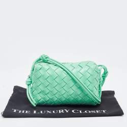 مملوكة مسبقًا Bottega Veneta Light Green Intrecciato Leather Mini Loop Camera Crossbody Bag