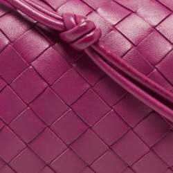 Pre Owned حقيبة كروس بوتيغا فينيتا ميني لوب كاميرا جلد إنترشياتو عنابي