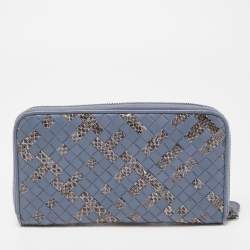 مملوكة مسبقًا Bottega Veneta Light Blue Intrecciato Leather and Watersnake Zip Around Continental Wallet