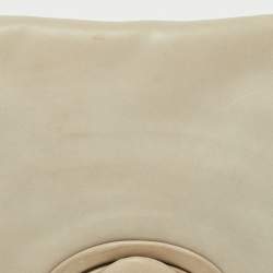 مملوكة مسبقًا Bottega Veneta Grey/Gold Leather Twist Lock Flap Clutch