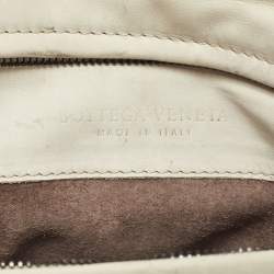 مملوكة مسبقًا Bottega Veneta Grey/Gold Leather Twist Lock Flap Clutch