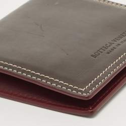 مملوكة مسبقًا Bottega Veneta Grey/Brown Leather Snap Bifold Wallet