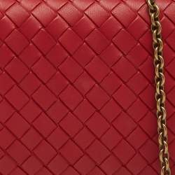 Pre Owned Bottega Veneta Red Intrecciato Leather Knot Chain Clutch