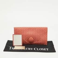 مملوكة مسبقًا Bottega Veneta Intrecciato Leather Turnlock Clutch