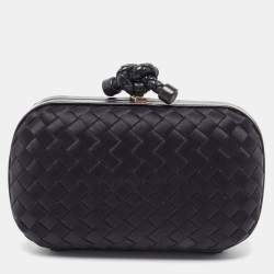 مملوكة مسبقًا Bottega Veneta Black Intrecciato Satin and Leather Knot Clutch