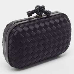 مملوك ة مسبقًا Bottega Veneta Black Intrecciato Satin and Leather Knot Clutch