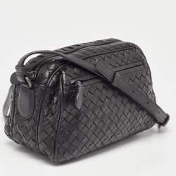 مملوكة مسبقًا Bottega Veneta Black Intrecciato Leather Crossbody Bag
