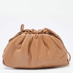مملوكة مسبقًا Bottega Veneta Brown Leather Mini The Pouch Bag