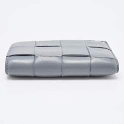 مملوكة مسبقًا Bottega Veneta Grey Intrecciato Leather Bifold Zip Wallet