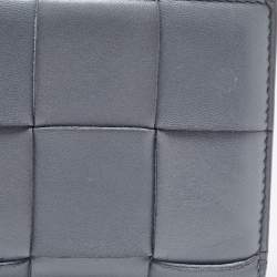 مملوكة مسبقًا Bottega Veneta Grey Intrecciato Leather Bifold Zip Wallet