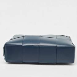 مملوكة مسبقًا Bottega Veneta Deep Blue Intrecciato Leather Large Arco Tote